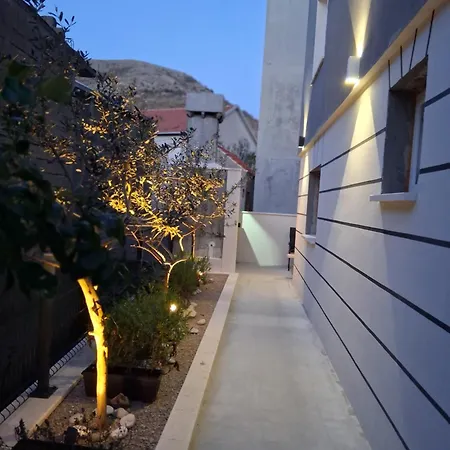 アパート Golden Stone *